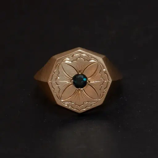 [R-052] Octavia - 9ct rose gold signet ring