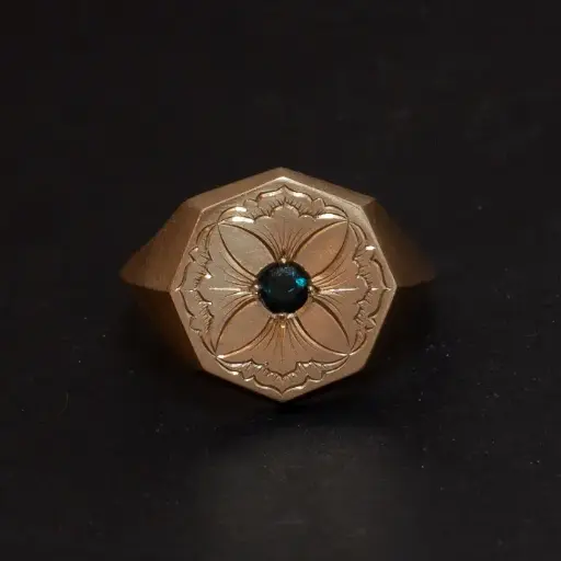 [R1221] Octavia - 9ct rose gold signet ring