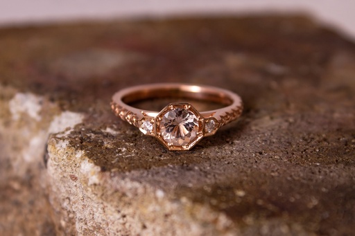 [Q3600] 14ct Rose Gold Morganite & Diamond Ring with Hand Engraving